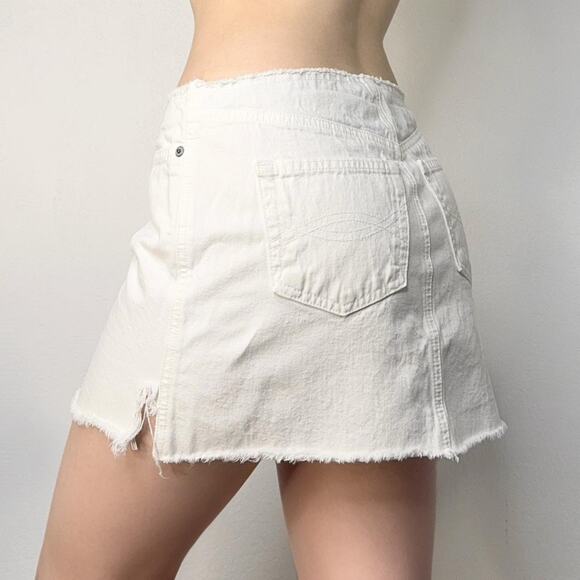 Y2K Abercrombie White Mid Rise Mirco Mini Skirt Faux Cut Waist Size 0 - Picture 2 of 8